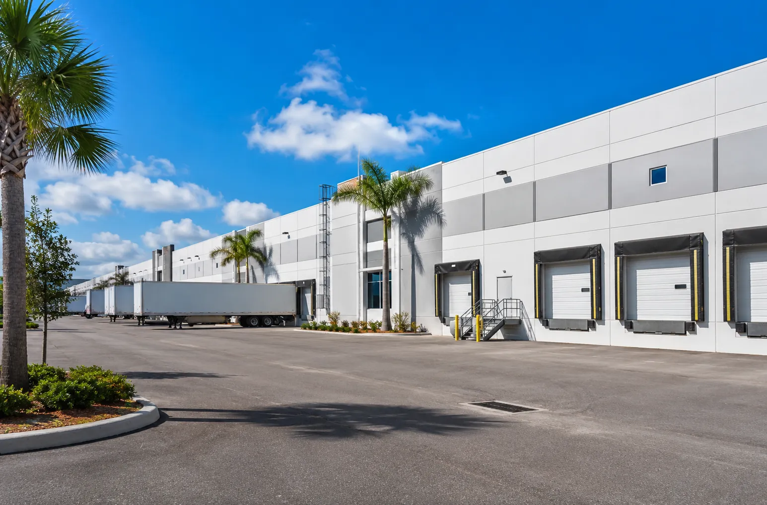 Cleaning company team providing janitorial services Orlando.