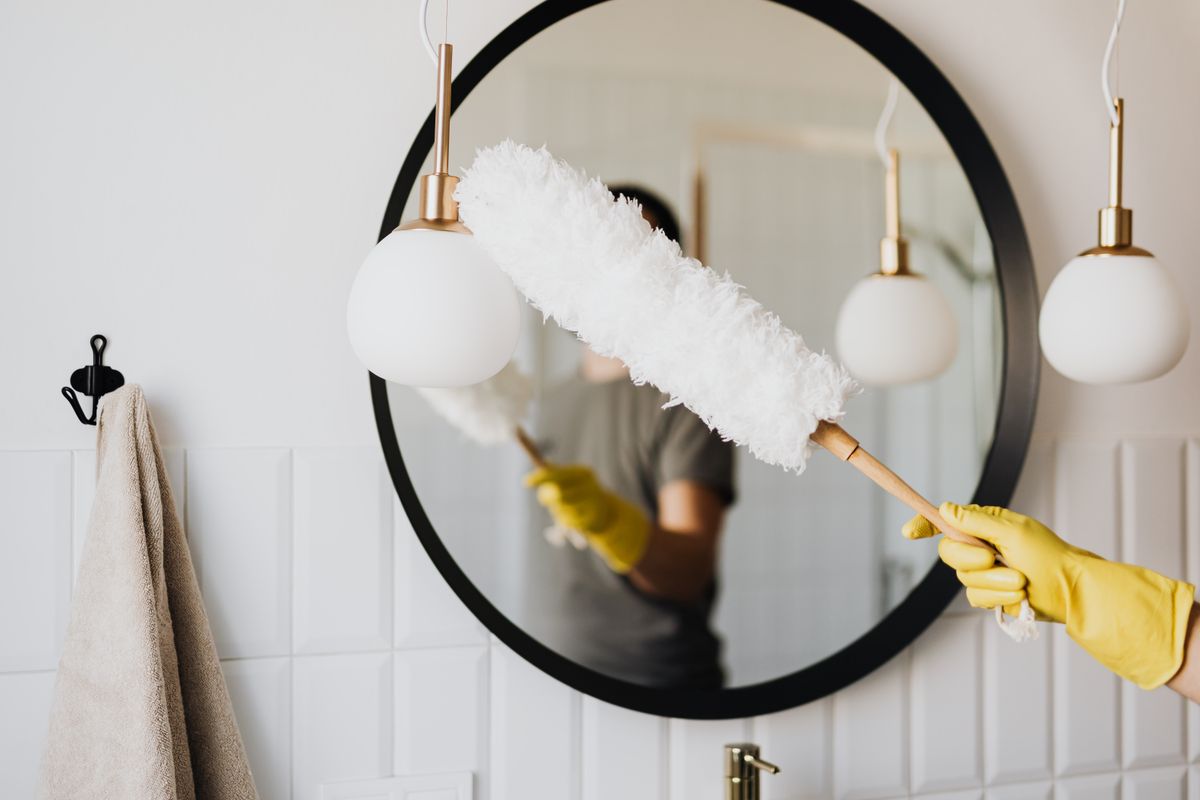 Commercial cleaning cost per square foot pricing breakdown by facility type